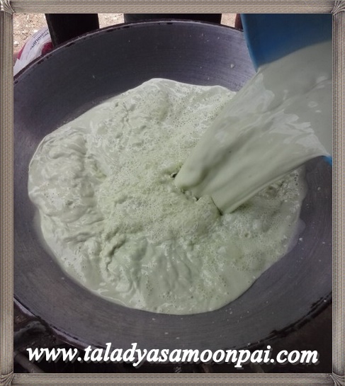 ขนมเปียกปูนใบเตย สูตรการทำขนมเปียกปูน ขนมเปียกปูนสีเขียว ขนมเปียกปูนใบเตย วิธีทำ ขั้นตอนการทำ ตลาดยาสมุนไพร จำหน่าย สมุนไพร แห้ง ผง บด ผลิตภัณฑ์จากสมุนไพร ราคาส่ง-ปลีก วิธีทำขนมเปียกปูนใบเตย นำแป้งข้าวเจ้า, แป้งท้าวยายม่อม, แป้งถั่วเขียว มาผสมรวมกับหัวกะทิ น้ำใบเตย คนเข้ากันดีใส่ใส่น้ำปูนใสลงไป กรองด้วยผ้าขาวบาง จากนั้นนำไปใส่ในกระทะทองเหลือง กวนจนแป้งเหนียวข้น จากนั้นเทใส่ถาดหรือภาชนะที่เตรียมไว้ ปาดหน้าขนมให้เรียบเสมอกัน รอให้เย็นตักเป็นชิ้นตามต้องการก่อนเสริฟโรยหน้าขนมด้วยมะพร้าวขูดฝอย คลิ๊กทางนี้ได้จร้าาาาาาาาาาาาาาาาาาาาาาาาาาาาาาาาาาาาาาาาาาาาาาาาาาาาาาาาา